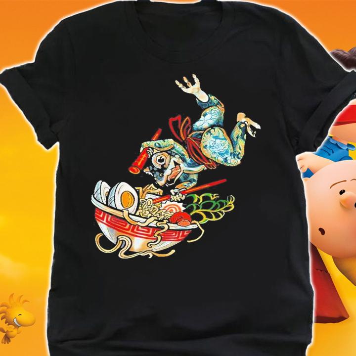Japanese Tattoo Cottagecore Frog Jumping In Ramen Bowl Noodle T-Shirt t-shirt shirt