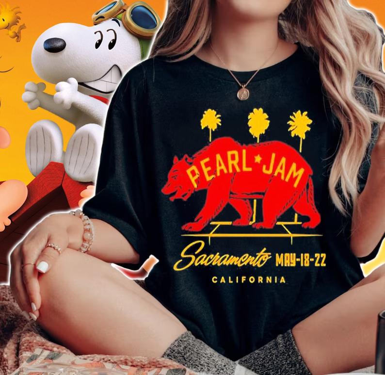 Pearl Jam Sacramento California May 18 22 T-Shirt woman shirt