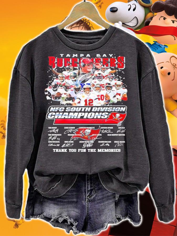 Tampa Bay Buccaneers NFC South Division Champions 2021 signatures shirt